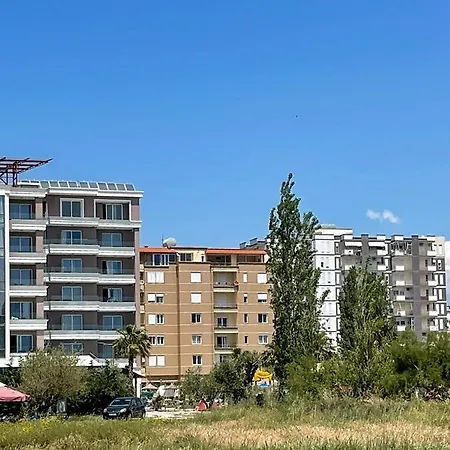 Coastal Escape - 2 Bedroom With Direct Beach Access, In A Quiet Area Of Lägenhet *