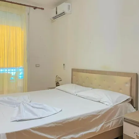 Coastal Escape - 2 Bedroom With Direct Beach Access, In A Quiet Area Of Appartamento *