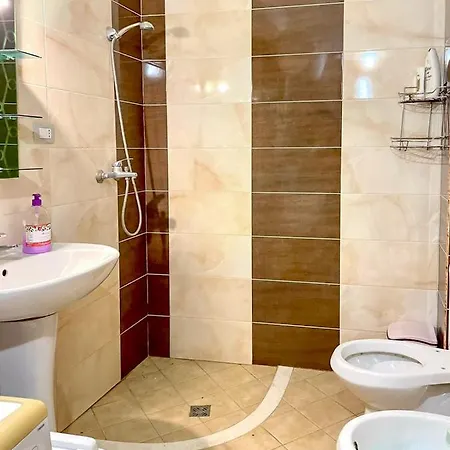 Coastal Escape - 2 Bedroom With Direct Beach Access, In A Quiet Area Of 아파트 *